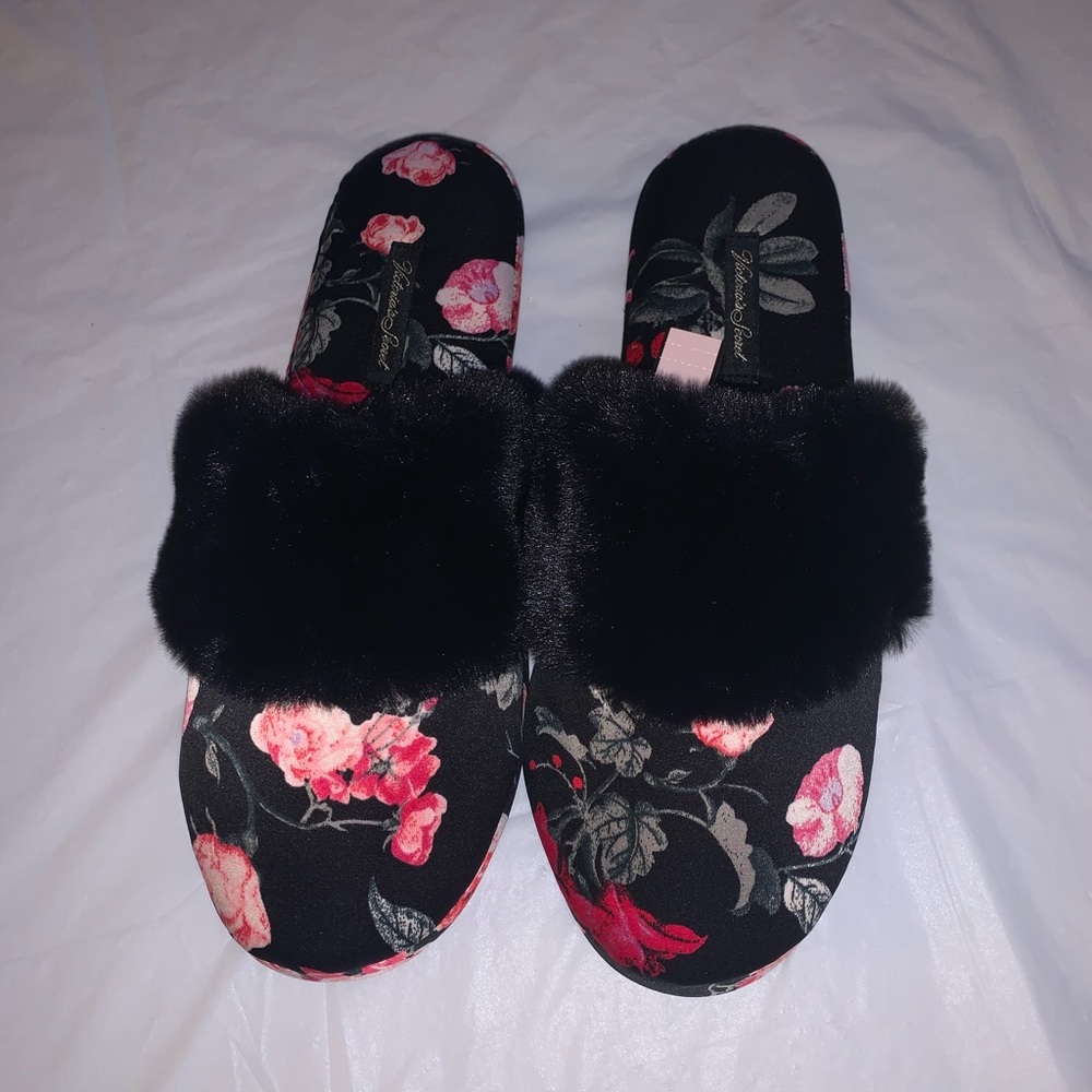 NWT Victoria’s Secret Satin Slippers - Picture 3 of 6
